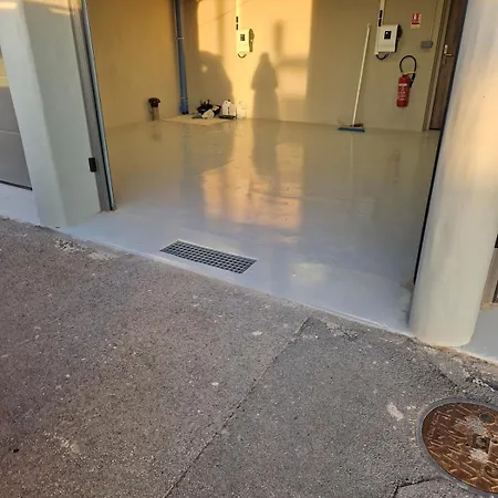 Descente A La דירה *